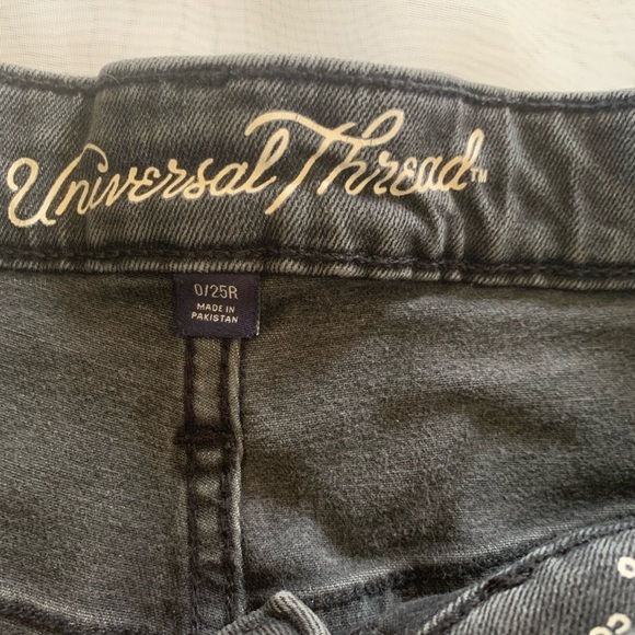 Mossimo Black Destructed Cropped Jeans - Picture 4 of 6